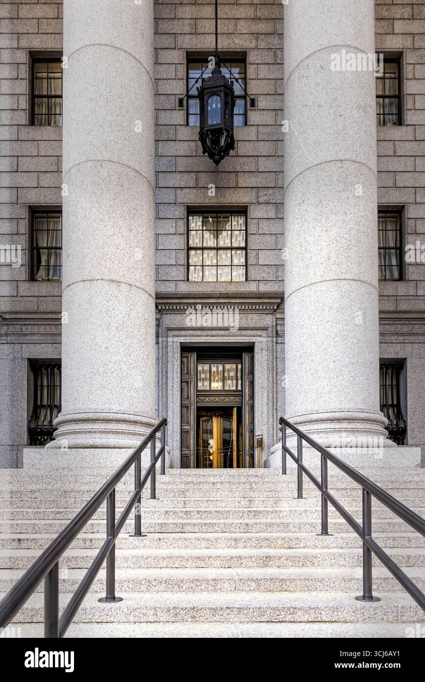 Großer Eingang zum Thurgood Marshall United States Courthouse Stockfoto