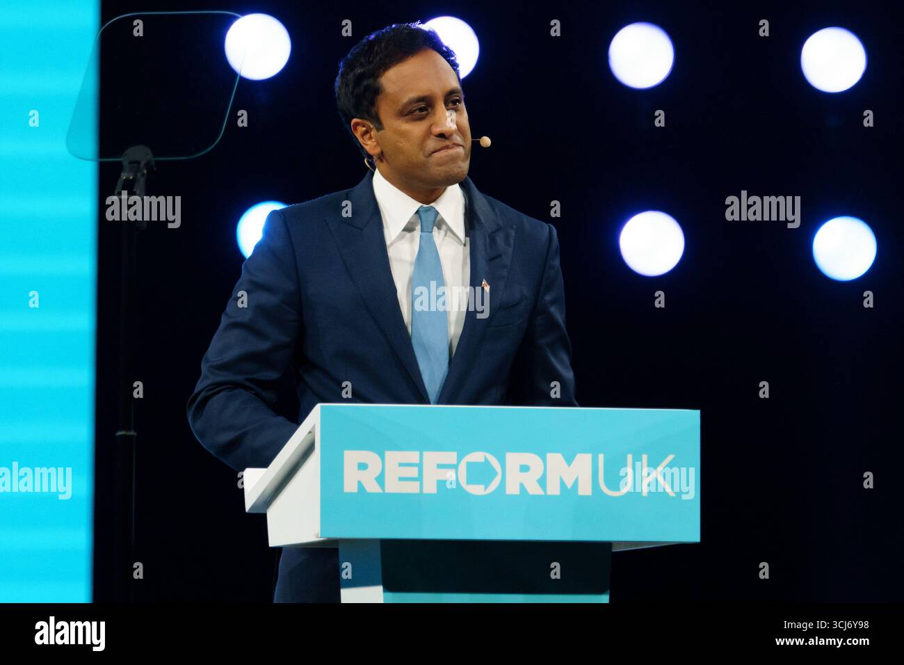 Birmingham NEC. Freitag, 5. September 2025. Zia Yusef, Leiterin der Politik, spricht auf der Konferenz der Reformpartei. Bridget Catterall/AlamyLiveNews Stockfoto