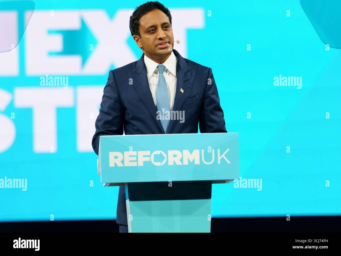 Birmingham NEC. Freitag, 5. September 2025. Zia Yusef, Leiterin der Politik, spricht auf der Konferenz der Reformpartei. Bridget Catterall/AlamyLiveNews Stockfoto