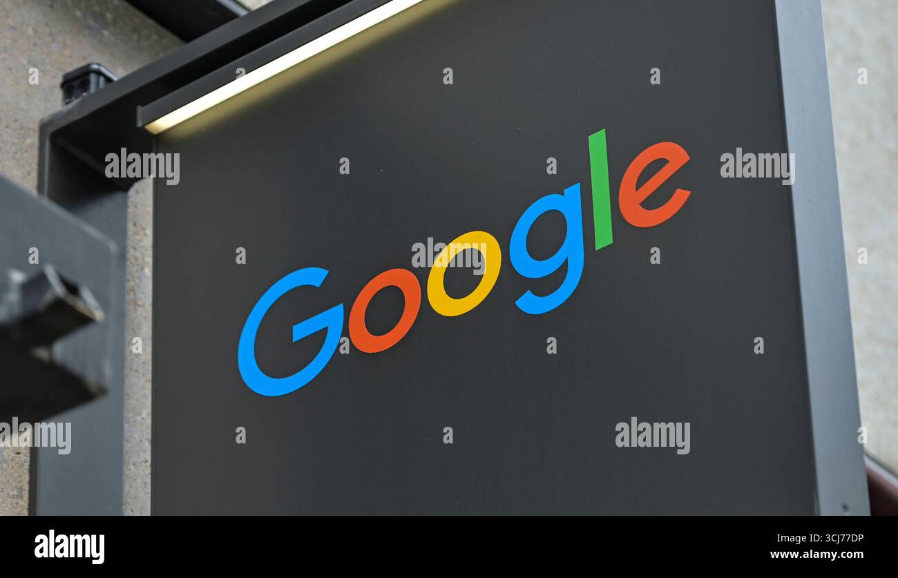 Google am Gustav-Gull-Platz, Stadteil Quartier Europallee, Zürich, Schweiz *** Google am Gustav Gull Platz, Europallee Bezirk, Zürich, Schweiz Stockfoto