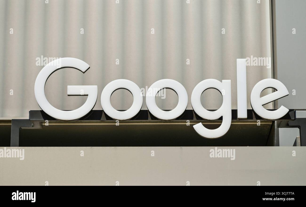 Google am Gustav-Gull-Platz, Stadteil Quartier Europallee, Zürich, Schweiz *** Google am Gustav Gull Platz, Europallee Bezirk, Zürich, Schweiz Stockfoto