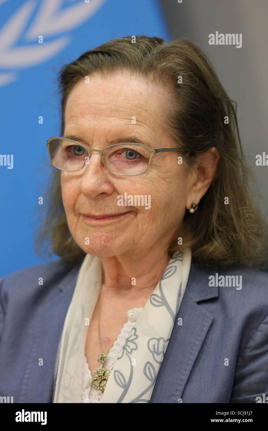 New York, USA. September 2025. Vereinte Nationen, New York, 5. September 2025 - Pressemitteilung über die erste Sitzung der mit Resolution 79/238, eingesetzten Unabhängigen Wissenschaftlichen Gruppe über die Auswirkungen des Nuklearkriegs. Von links nach rechts: Dr. Sebastien Philippe, Dr. Ana Maria Cetto und Dr. Ausrele Kesminiene. Auf dem Bildschirm sind Professor Andrew Haines, Dr. Peter Klimek und Dr. Togzhan Kassenova zu sehen. (Foto: Giada Papini Rampelotto/EuropaNewswire/SIPA USA) Credit: SIPA USA/Alamy Live News Stockfoto