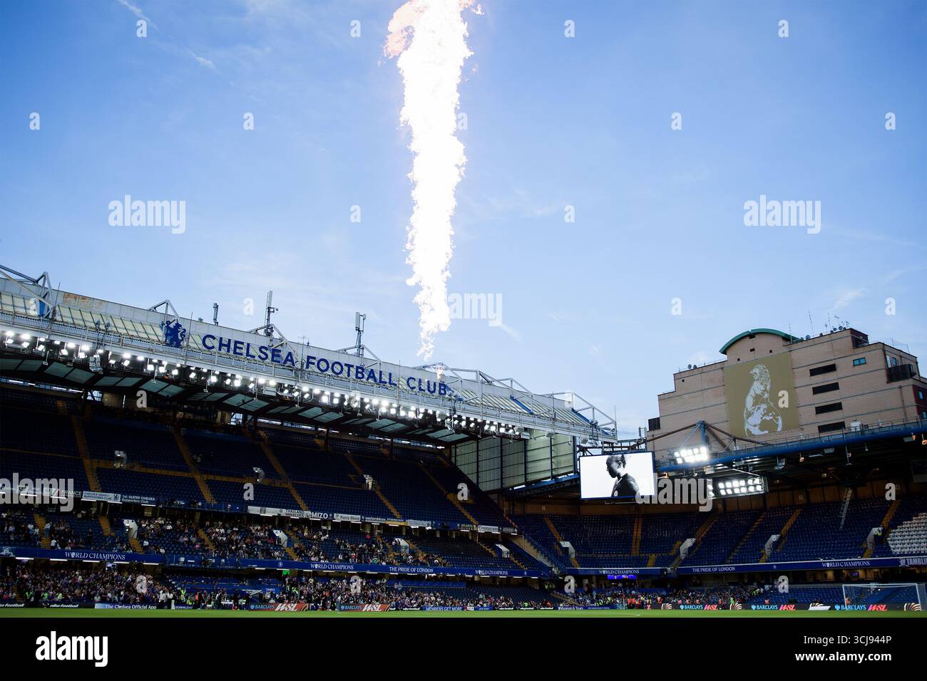 London, Großbritannien. September 2025. London, England, 05. September 2025: Stadion vor dem Spiel der Womens Super League zwischen Chelsea und Manchester City an der Stamford Bridge in London, England. (Foto: Pedro Porru/Sports Press Photo/SPP) Credit: SPP Sport Press Photo. /Alamy Live News Stockfoto