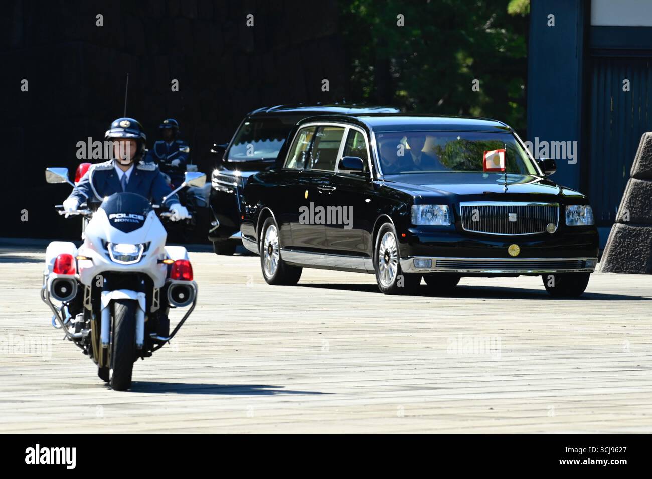 Tokio, Japan. September 2025. Japans Prinz Hisahito kommt am Kaiserpalast an, um an seiner Zeremonie zur Wiedererlangung des Erwachsenenalters (Kakan no Gi) in Tokio teilzunehmen. Die Zeremonie, die an seinem 19. Geburtstag stattfand, markiert seine formelle Anerkennung als erwachsenes Mitglied der Kaiserlichen Familie und bestätigt seine Position als zweiter in der Thronfolge. (Credit Image: © POOL via ZUMA Press Wire) NUR REDAKTIONELLE VERWENDUNG! Nicht für kommerzielle ZWECKE! Stockfoto