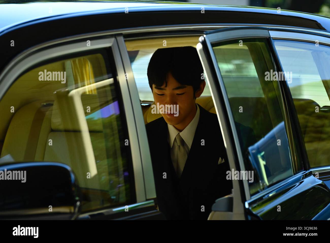 Tokio, Japan. September 2025. Japans Prinz Hisahito kommt am Kaiserpalast an, um an seiner Zeremonie zur Wiedererlangung des Erwachsenenalters (Kakan no Gi) in Tokio teilzunehmen. Die Zeremonie, die an seinem 19. Geburtstag stattfand, markiert seine formelle Anerkennung als erwachsenes Mitglied der Kaiserlichen Familie und bestätigt seine Position als zweiter in der Thronfolge. (Credit Image: © POOL via ZUMA Press Wire) NUR REDAKTIONELLE VERWENDUNG! Nicht für kommerzielle ZWECKE! Stockfoto