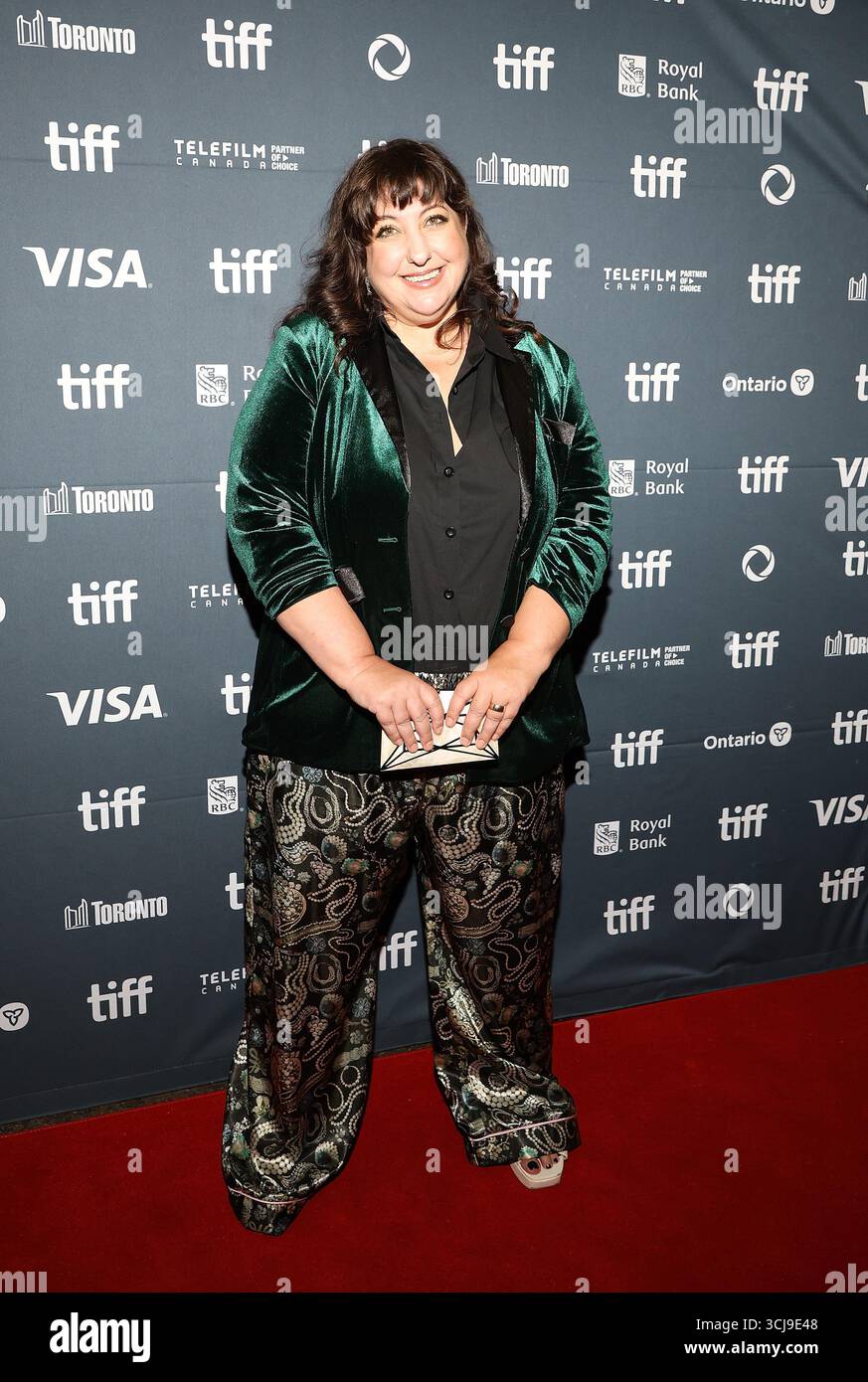 Toronto, Kanada. September 2025. Ashlie Atkinson besucht die Premiere von „The Lost Bus“ während des Toronto International Film Festivals 2025 im Princess of Wales Theatre am 5. September 2025 in Toronto, Ontario. Foto: Picjer/imageSPACE Credit: Imagespace/Alamy Live News Stockfoto
