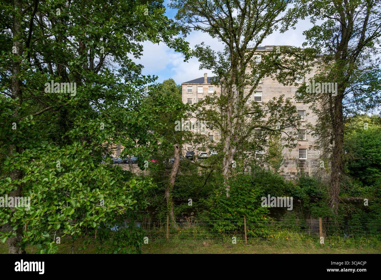 Calver Mill am Fluss Derwent im Peak District, Derbyshire, England. Stockfoto