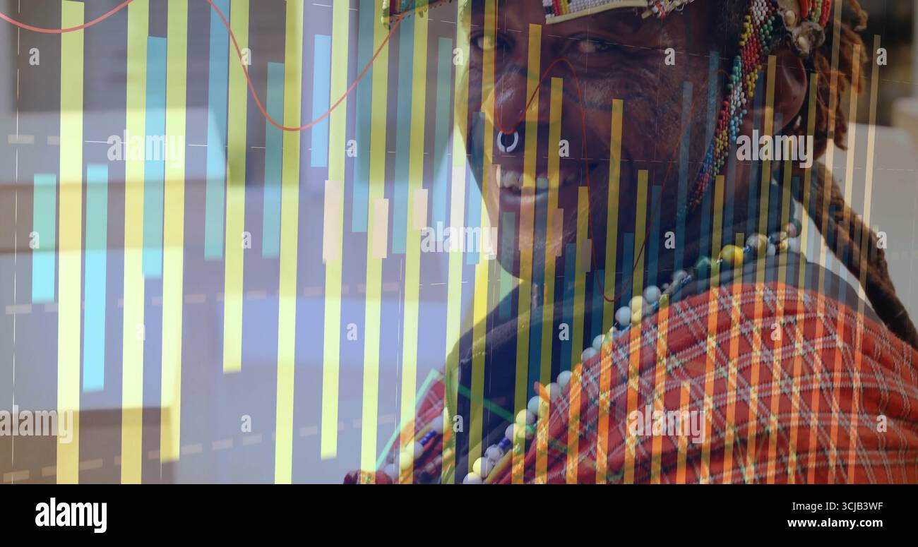 Reifer Mann posiert im Büro, mit rotem kariertem Tuch, Perlen, Septumring, Kartenüberlagerung, Kopierraum Stockfoto