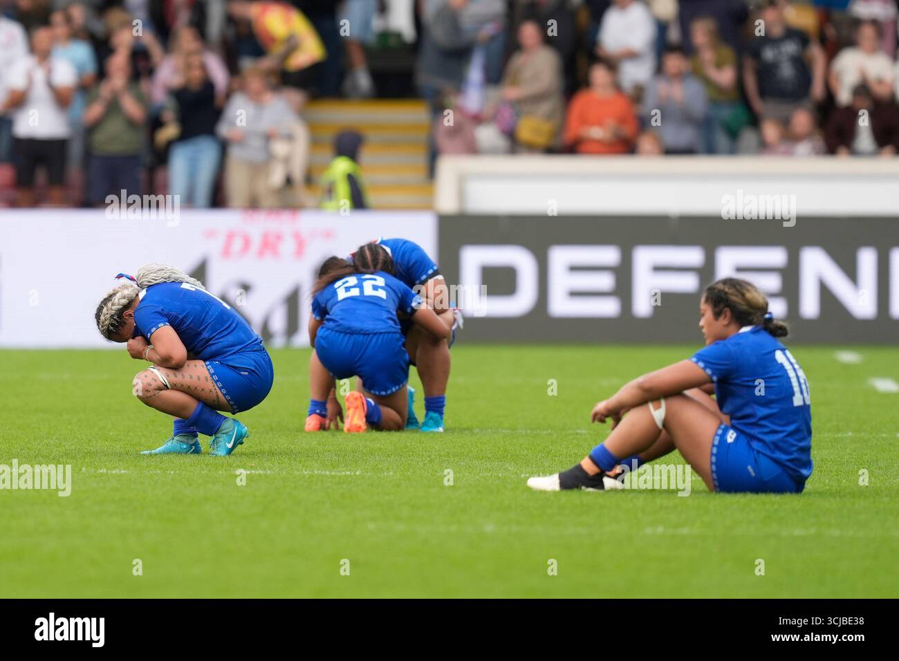 Samoa-Spieler sehen nach dem letzten Pfiff während der Rugby-Weltmeisterschaft 2025 im York Community Stadium niedergeschlagen aus. Bilddatum: Samstag, 6. September 2025. Stockfoto