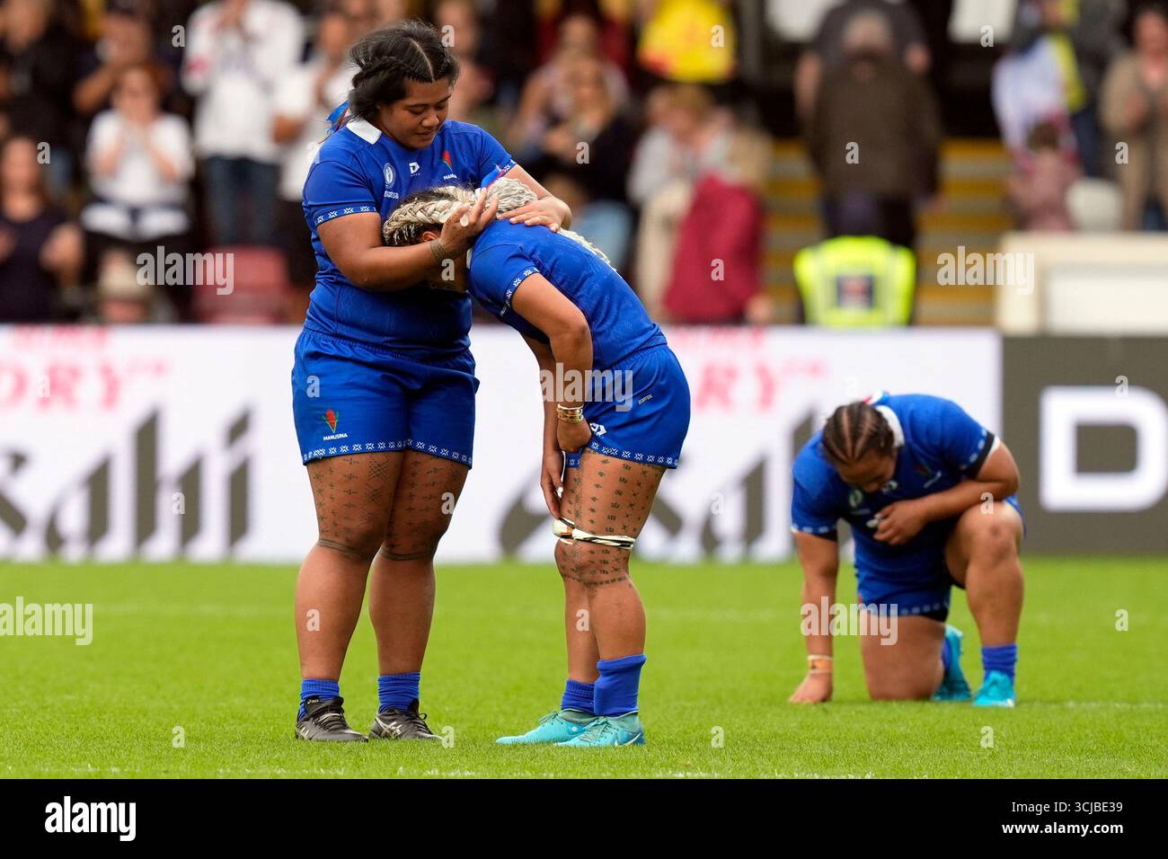 Samoa-Spieler sehen nach dem letzten Pfiff während der Rugby-Weltmeisterschaft 2025 im York Community Stadium niedergeschlagen aus. Bilddatum: Samstag, 6. September 2025. Stockfoto