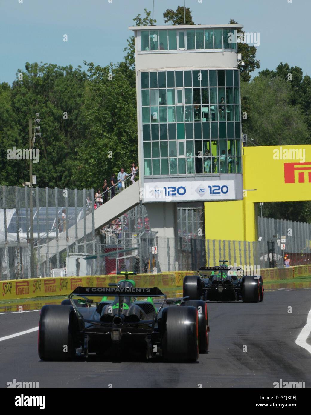 Monza, Italien. September 2025. 06.09.2025, Autodromo Nazionale Monza, Monza, FORMEL 1 PIRELLI GRAN PREMIO DÂ'ITALIA 2025, im Bild Nico HÃ¼lkenberg (DEU), Stake F1 Team Kick sauber, Gabriel Bortoleto (BRA) Credit: dpa/Alamy Live News Stockfoto