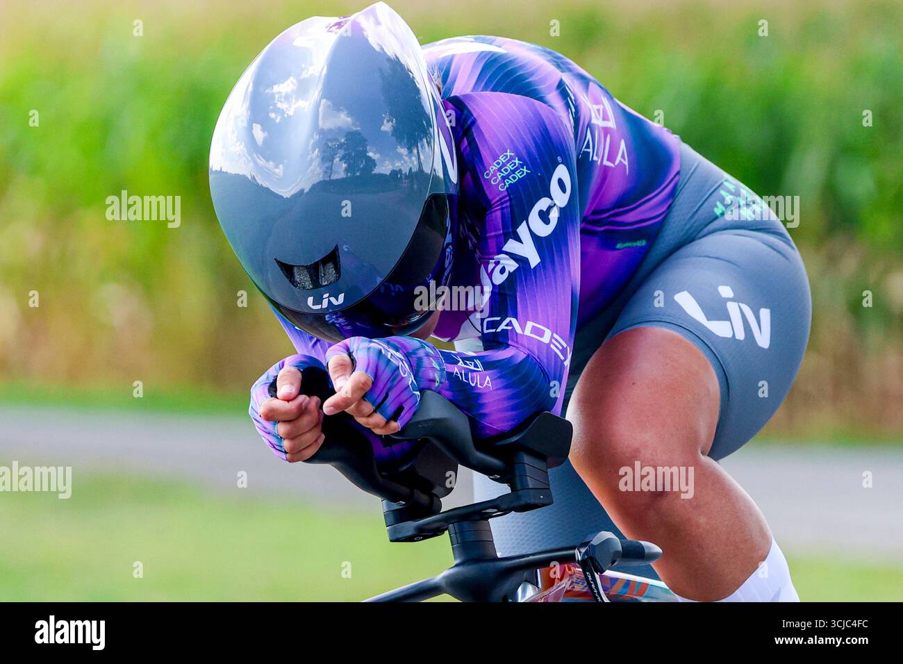Amber Van der Hulst – Liv-Alula-Jayco trat am 6. September 2025 im Doetinchem-Westendorp ITT der Simac Ladies Tour 2025 in Doetinchem, Niederlande, an. (Quelle: Warz Brinkerhof/MTB-Foto/Alamy Live News) Stockfoto
