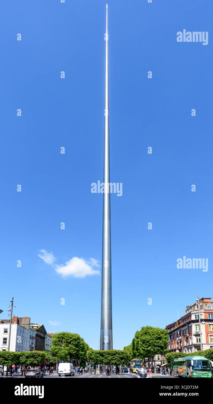 The Spire of Dublin, entworfen von Ian Ritchie Architects, O'Connell Street, Dublin, Irland. Auch Millenniums-Turm oder Lichtturm genannt Stockfoto