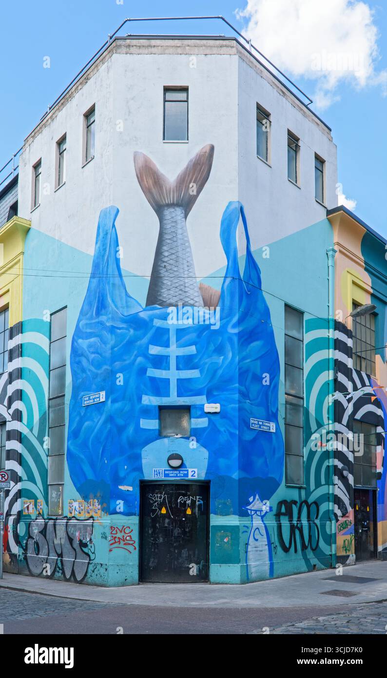 Climate III, ein Wandgemälde, geschaffen von Kunstkollektiv Subset. Temple Bar District, Dublin, Irland Stockfoto