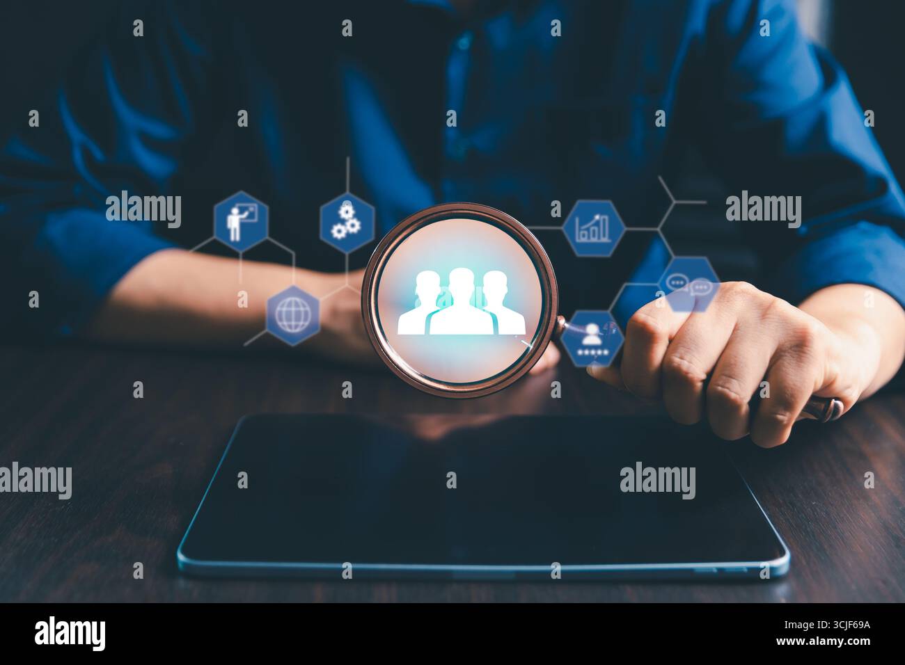 Die digitale Rekrutierung optimiert die Kandidatenauswahl und unterstützt das Personalmanagement bei der Integration von Mitarbeiterbewertung, Gehaltsabrechnung, KPI-Verfolgung und Systemverwaltung Stockfoto