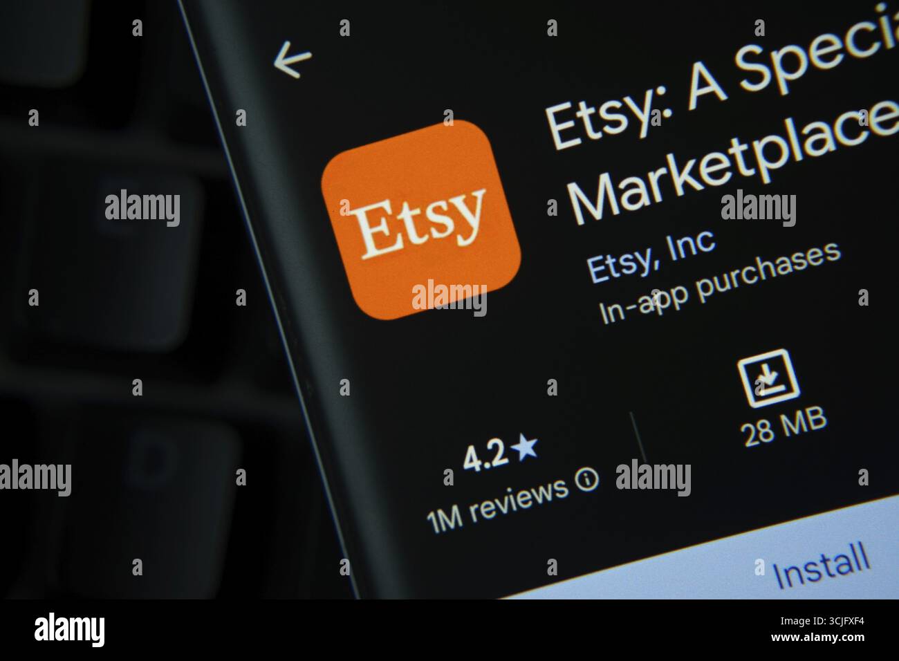 Dhaka, Bangladesch, 27. Juli 2025: Die Etsy-App von Google Playstore wird auf einem Smartphone-Bildschirm angezeigt Stockfoto