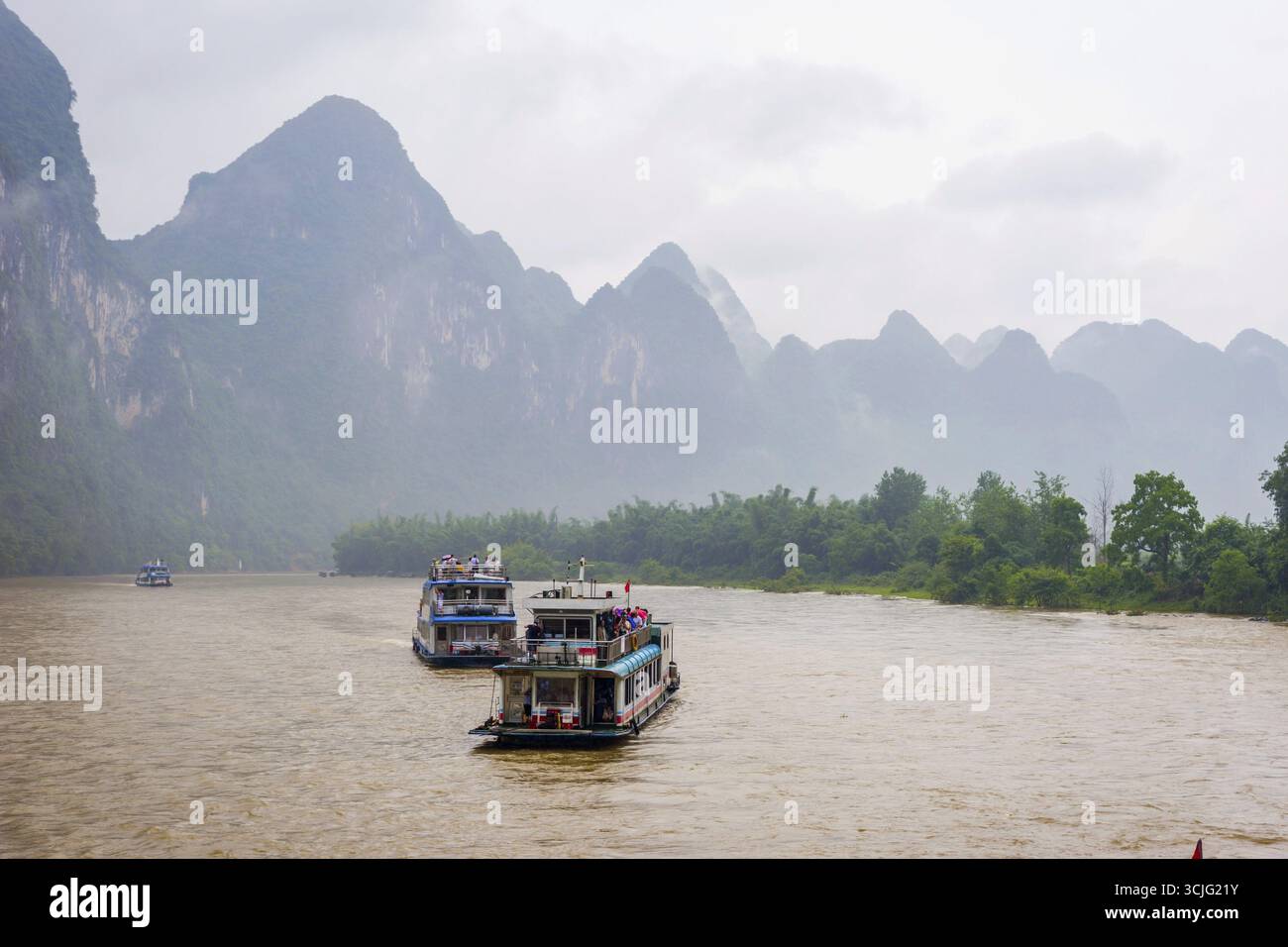 Bootsfahrt auf dem Li-Fluss, Guangxi Zhuang, China Stockfoto