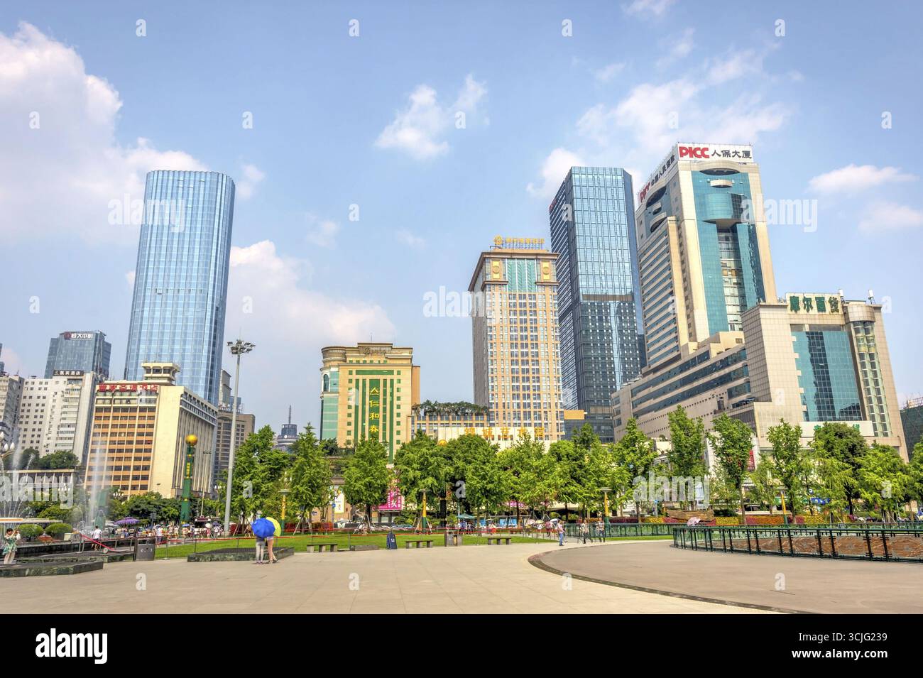 CHENGDU, CHINA - 19. JUNI: Blick auf den modernen Teil der Innenstadt von Chengdu, Hauptstadt der Provinz Sichuan. Juni 2016 Stockfoto