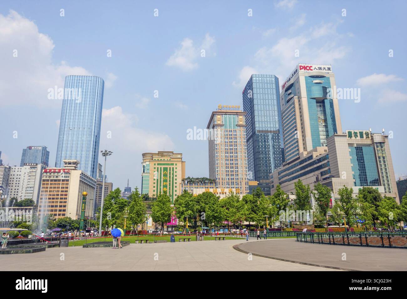 CHENGDU, CHINA - 19. JUNI: Blick auf den modernen Teil der Innenstadt von Chengdu, Hauptstadt der Provinz Sichuan. Juni 2016 Stockfoto