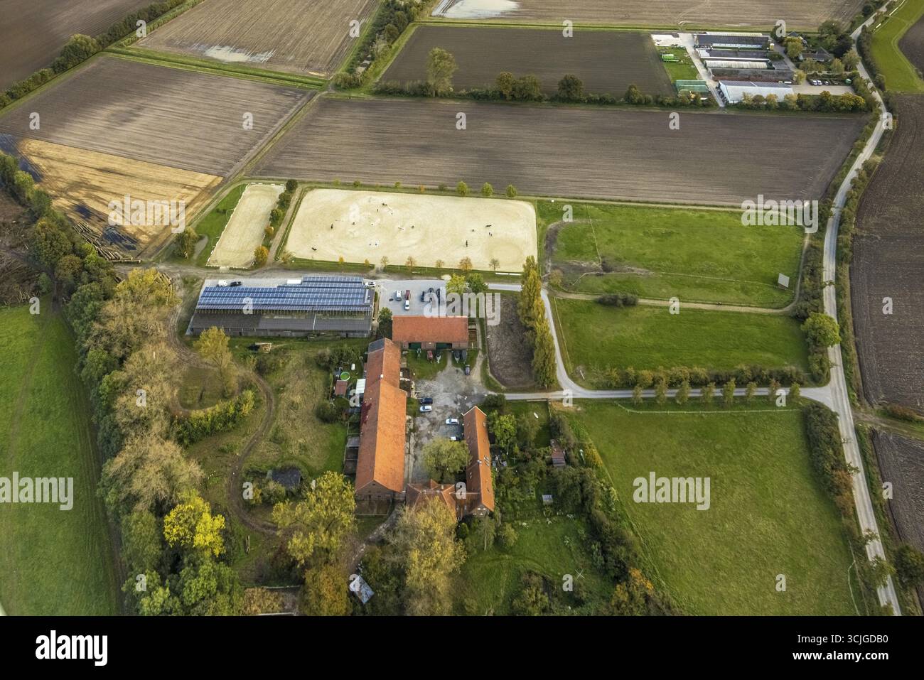 Luftaufnahme, Reitclub Drensteinfurt Anlage mit Sonnendach, Drensteinfurt, Ruhrgebiet, Nordrhein-Westfalen, Deutschland, Einrichtung, Architektur, VI Stockfoto