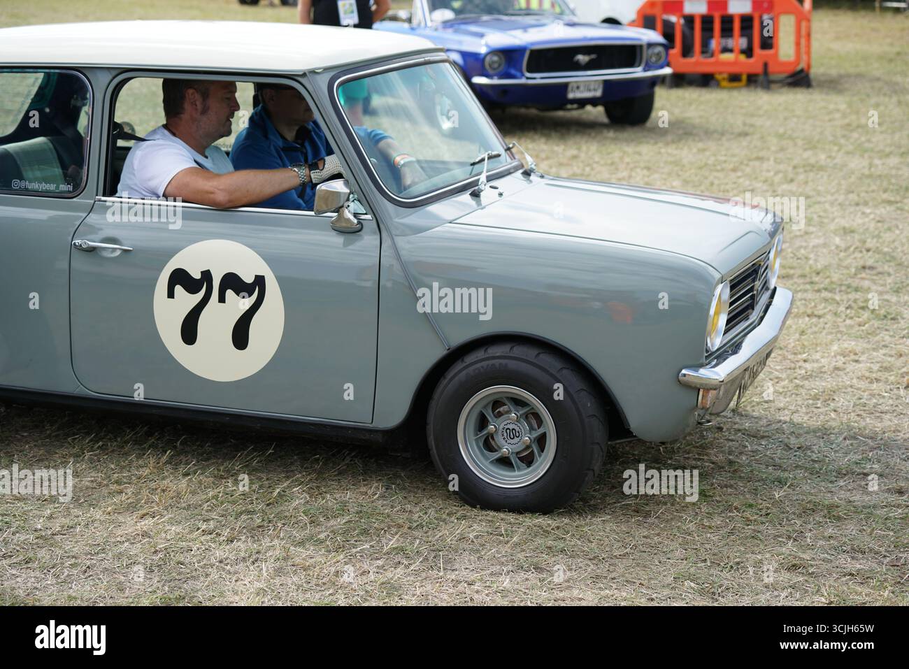 Vintage Mini Cooper Car auf der Outdoor Classic Auto Show. Shere Hill Climb, East Clandon, Guildford Stockfoto
