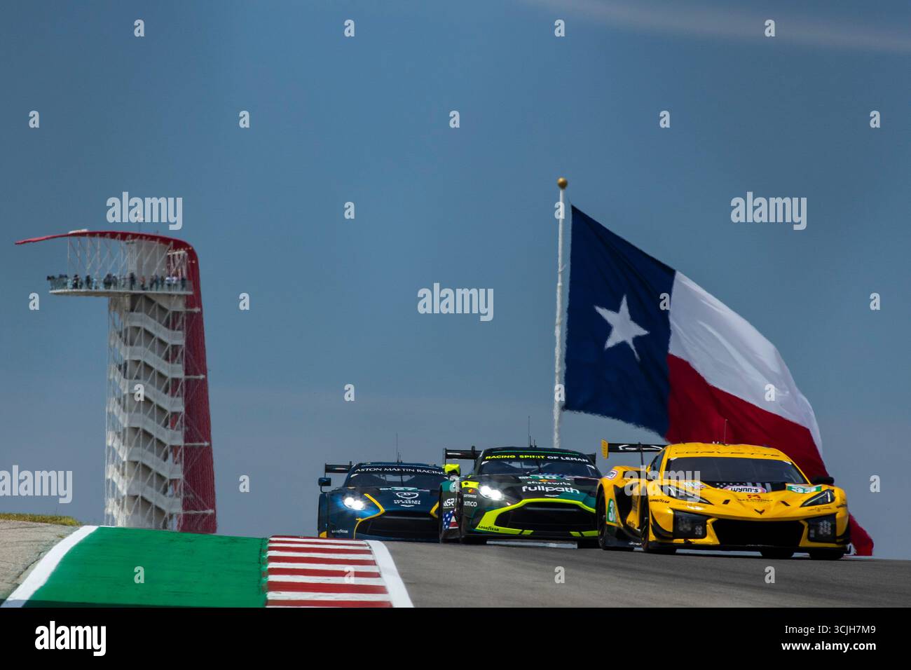 33 EDGAR Jonny (gbr), JUNCADELLA Dani (Spa), KEATING Ben (usa), TF Sport, Chevrolet Corvette Z06 GT3.R #33, LM GT3, 10 BARRICHELLO Eduardo (BH), McIntosh Anthony (usa), HASSE-CLOT Valentin (fra), Racing Spirit of Léman, Aston Martin Martin Vantage AMR GT3 Evo #10 2025 6. Runde der FIA-Weltmeisterschaft 2025, vom 5. bis 7. September 2025 auf dem Circuit of the Americas in Austin, Texas, USA Stockfoto