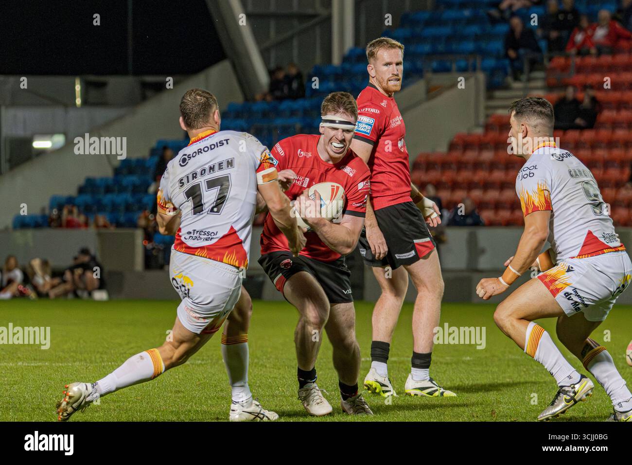 Loghan Lewis im Kampf gegen Salford Red Devils gegen Catalans Dragons in der Super League im Salford Community Stadium, Salford, Großbritannien, 04.09.2025 Stockfoto