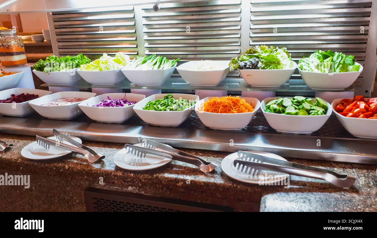 Salatbuffet in einem All-Inclusive Hotel in Ägypten. Stockfoto