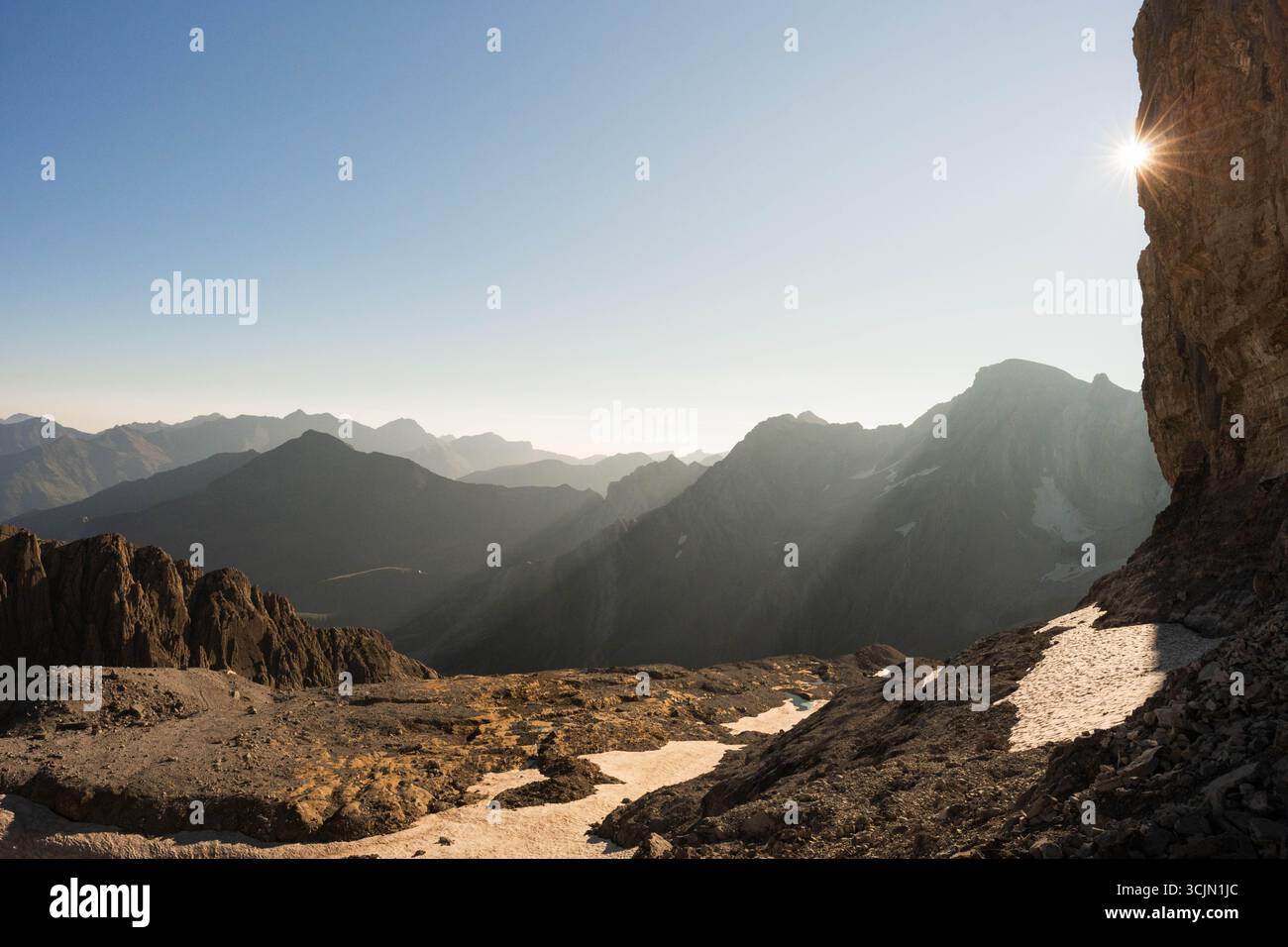 Sonnenaufgang über den französischen Pyrenäen Stockfoto