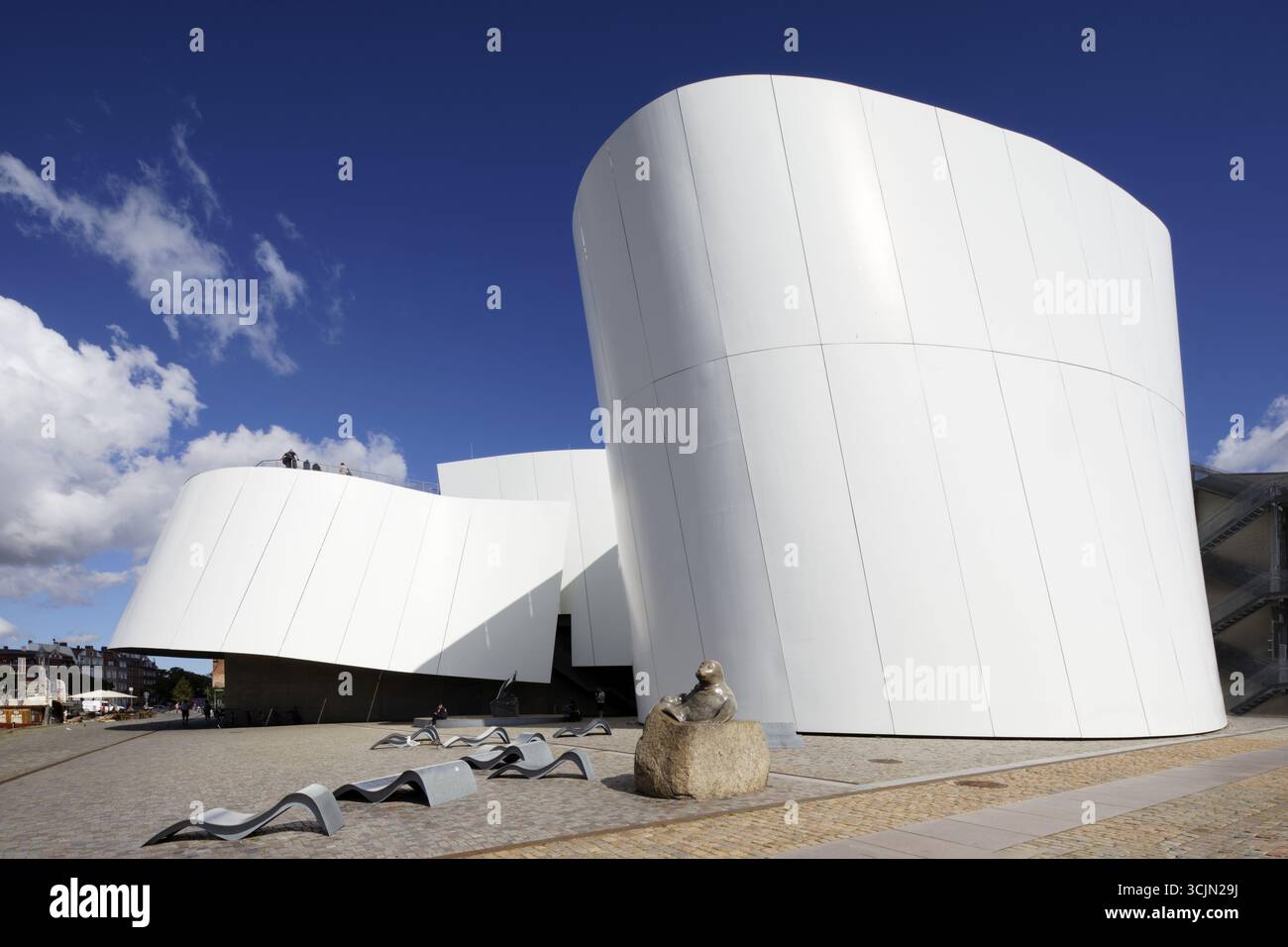 Ozeaneum, Natukundemuseum, Museum zeigt die Unterwasserwelt der kalten Meere, Eröffnung 12. Juli 2008, moderne Architektur, Blick von der Neuen Badenstraße Stockfoto