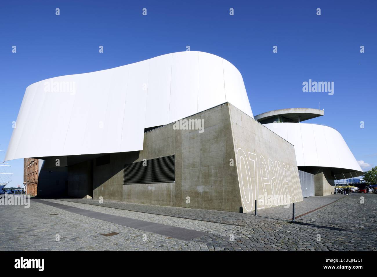 Natukundemuseum, Museum zeigt Unterwasserwelt der kalten Meere, Eröffnung 12.07.2008, moderne Architektur, Sonnenstrahlen, Blick von der Neuen Semlower Straße, S Stockfoto