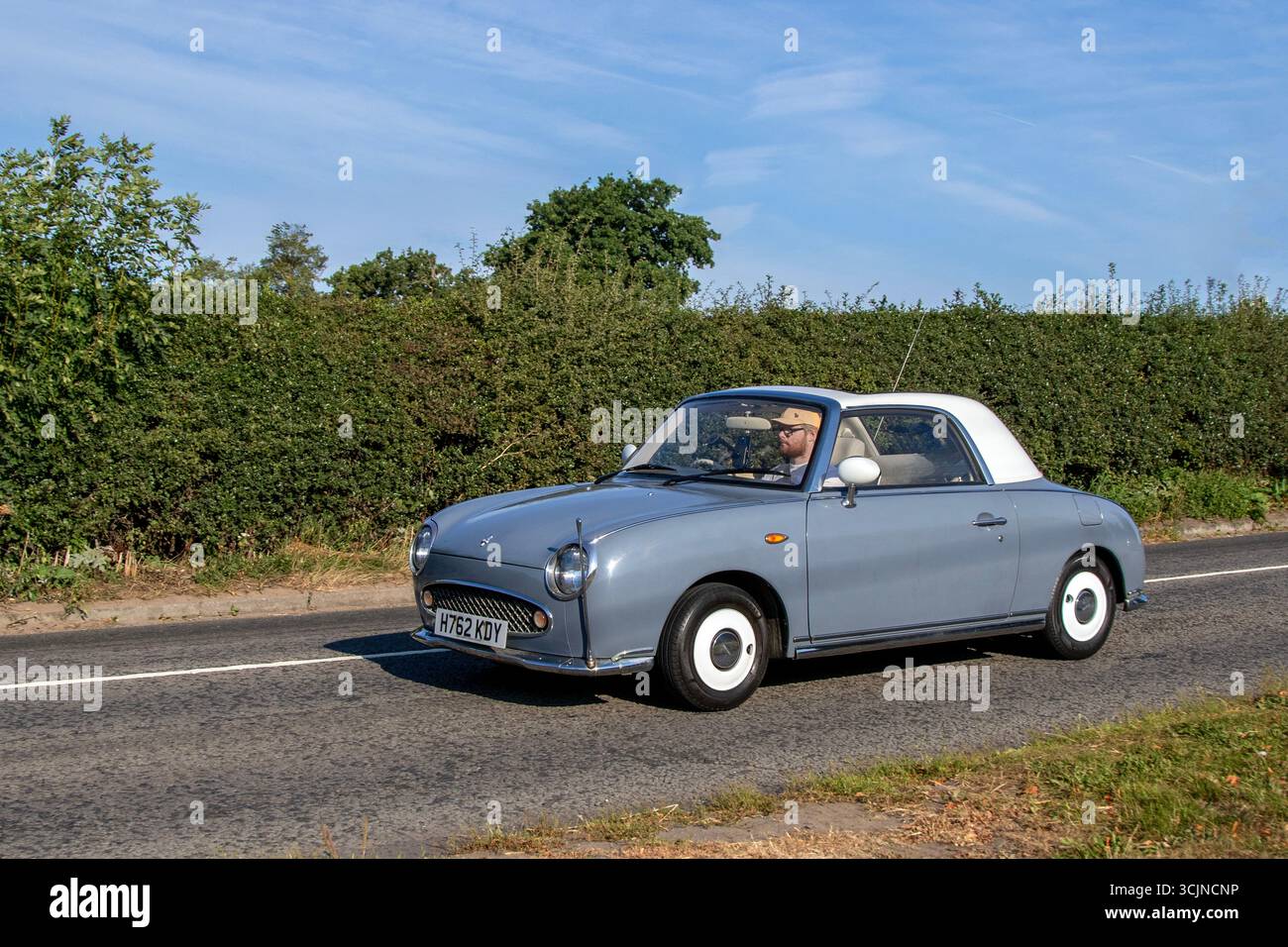1991 90er Jahre Nissan Auto Purple Cabriolet Benzin 1000 ccm; Reise nach Congleton, Cheshire Classic Car Show, Großbritannien Stockfoto