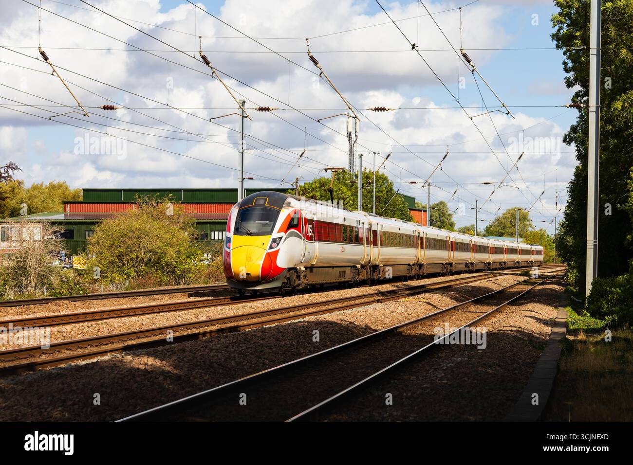 LNER Azuma Lokomotive in Offord Cluny, Cambridgeshire, England Stockfoto