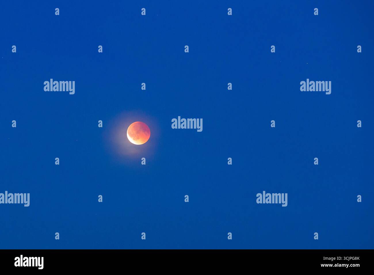 mondfinsternis über Wetter-Volmarstein, Blutmond, 07,09 2025, Nordrhein-Westfalen, Deutschland. Mondfinsternis ueber Wetter-Volmarstein, Blutmond, 07. Stockfoto