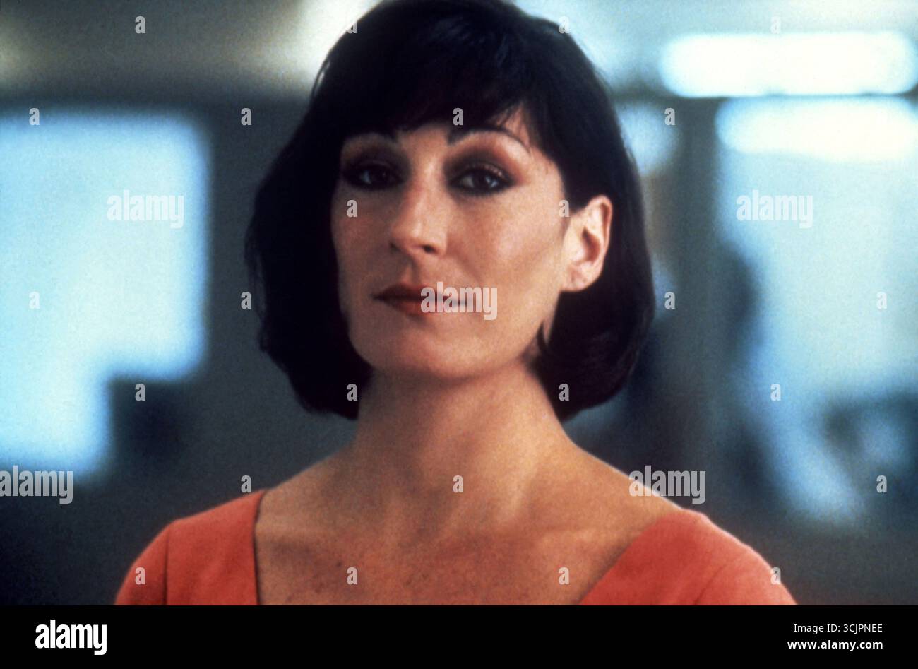 ANJELICA HUSTON in GARDENS OF STONE (1987), Regie: FRANCIS FORD COPPOLA. Beschreibung: TRISTAR BILDER / Album Stockfoto