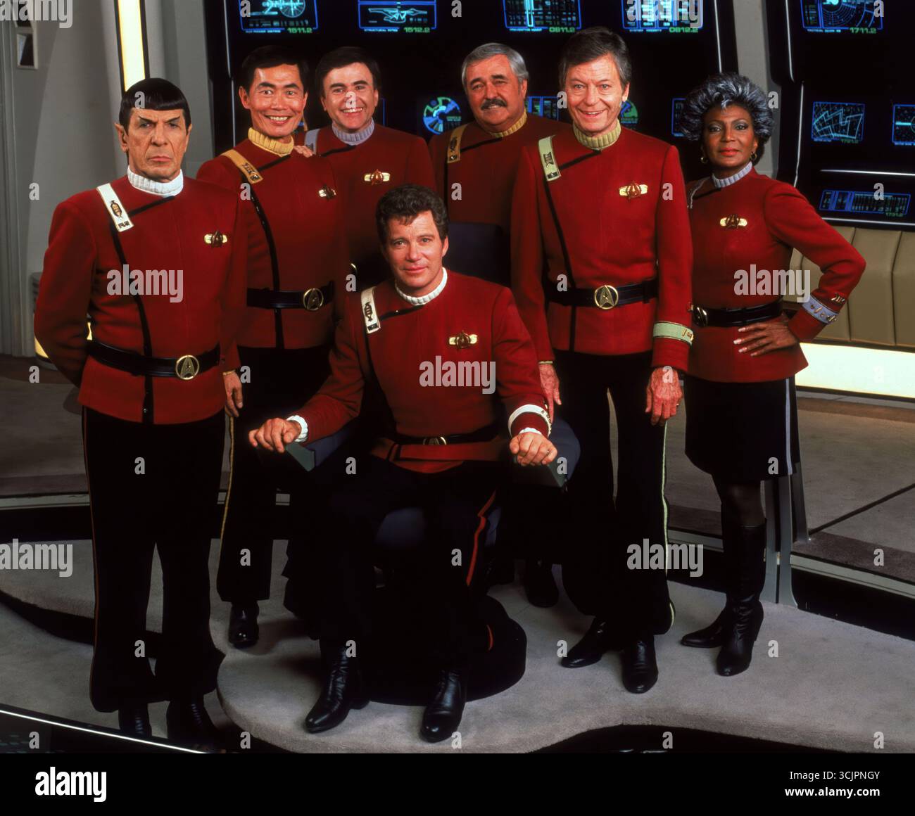 LEONARD NIMOY, WILLIAM SHATNER, DEFOREST KELLEY, GEORGE TAKEI, JAMES DOOHAN, WALTER KOENIG UND NICHELLE NICHOLS IN STAR TREK V: THE FINAL FRONTIER (1989) UNTER DER REGIE VON WILLIAM SHATNER. Quelle: PARAMOUNT PICTURES / Album Stockfoto
