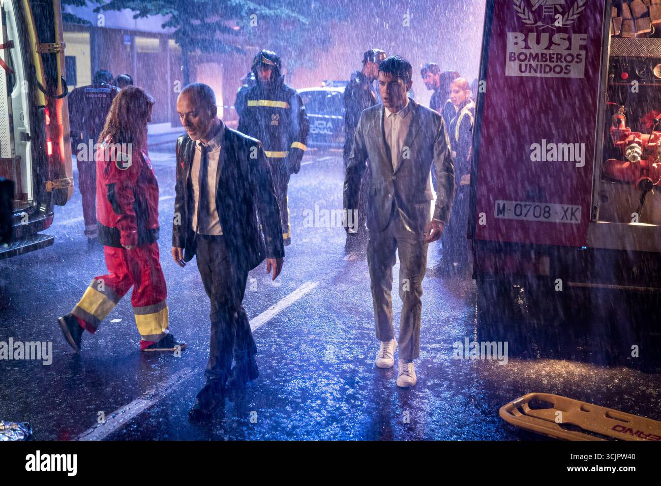 ALEJO SAURAS UND JAVIER GUTIERREZ IN ESTOY VIVO (2017), REGIE: LUIS OLIVEROS, ORIOL FERRER, JESUS RODRIGO UND DAVID MOLINA ENCINAS. Quelle: Globomedia / TVE / Album Stockfoto