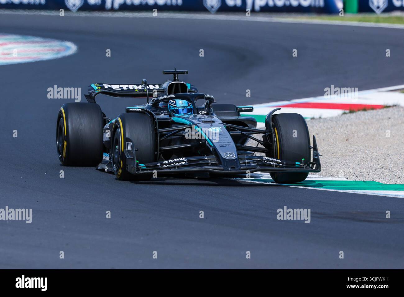 Monza, Italien. September 2025. George Russel aus Großbritannien und Mercedes AMG Petronas Formel-1-Team W16 (63) beim Formel-1-Rennen 2025 auf dem Autodromo Nazionale Monza. (Foto: Fabrizio Carabelli/SOPA Images/SIPA USA) Credit: SIPA USA/Alamy Live News Stockfoto