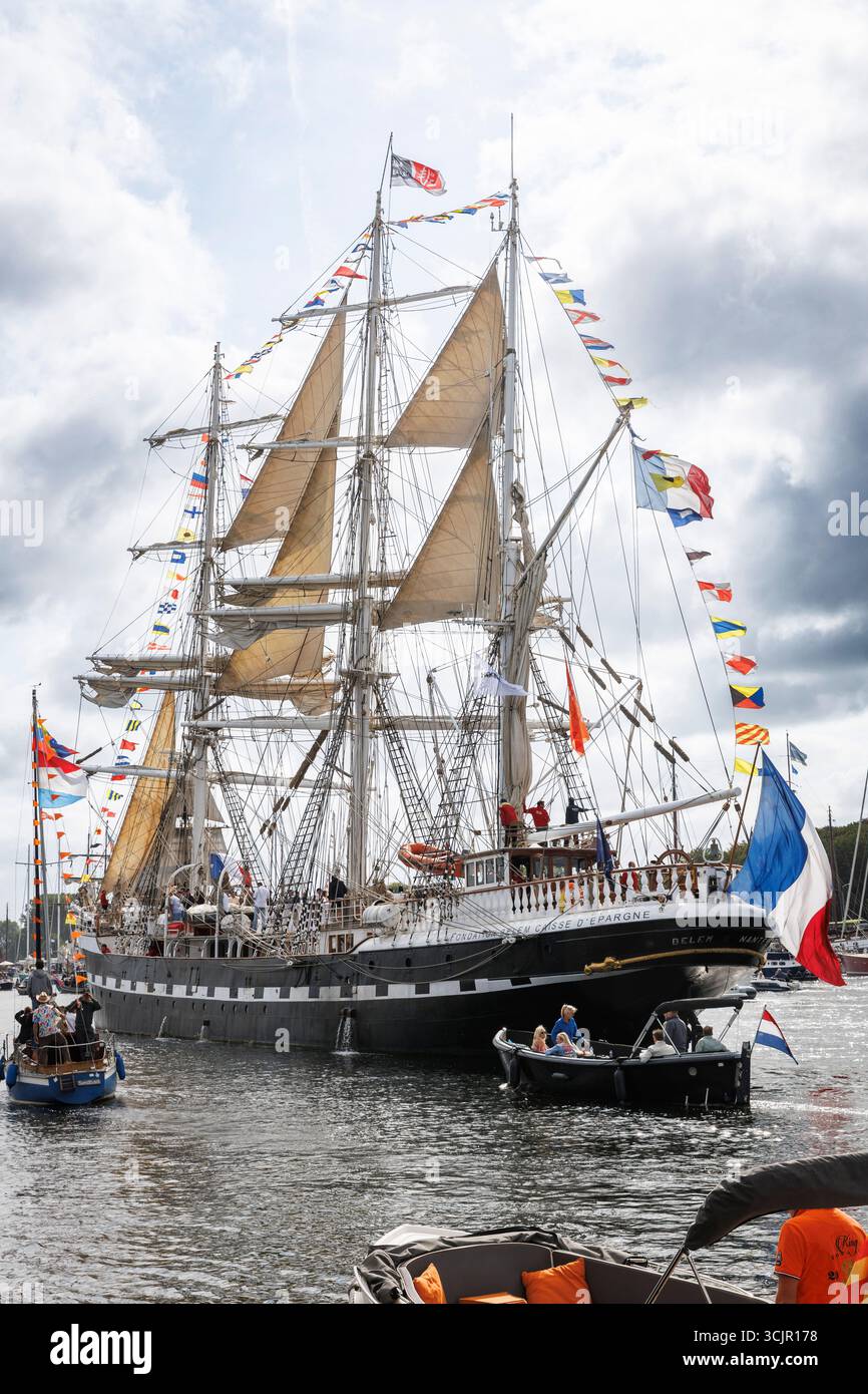 Segel-in-Parade des Sail Amsterdam, 20. August 2025, die Barque Belem, gebaut in Nantes im Jahr 1896, Niederlande. Die Sail Amsterdam ist ein großes Schiff und Stockfoto