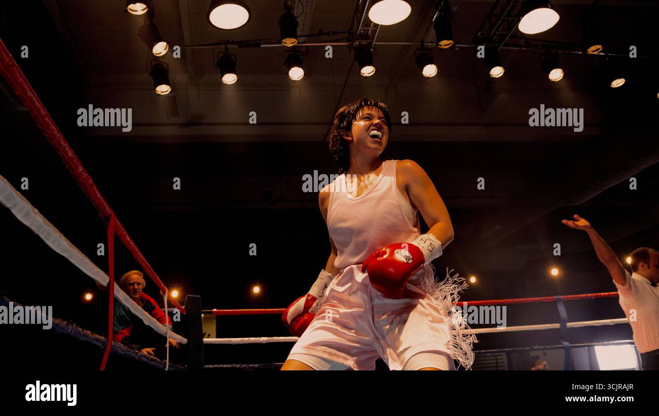 Christy (2025) unter der Regie von David Michôd und mit Sydney Sweeneyas Boxmeisterin Christy Martin, deren Aufstieg in den 1990er Jahren von innenpolitischen Kämpfen und einer turbulenten Beziehung zu ihrem Trainer-Ehemann geprägt ist, der in einem Kampf um Leben oder Tod um das Überleben gipfelt. Werbung NUR REDAKTIONELLE VERWENDUNG. Quelle: BFA / Black Bear Stockfoto