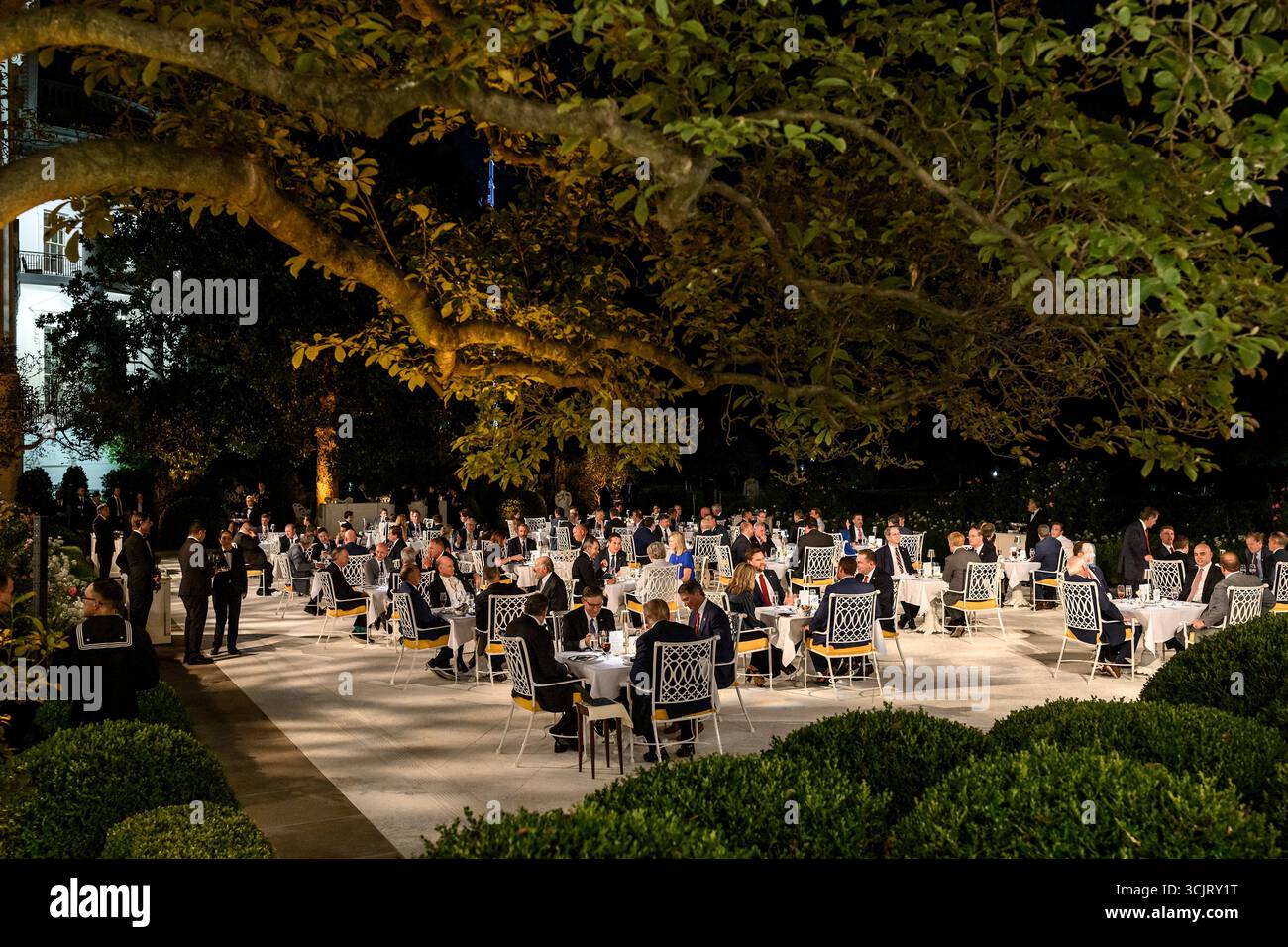 Washington, Usa. September 2025. US-Präsident Donald Trump, Gastgeber des Kongresses bei der ersten Veranstaltung im Rose Garden seit der Abdeckung mit Pflasterstein im Weißen Haus, 5. September 2025 in Washington, D.C. Credit: Daniel Torok/White House Photo/Alamy Live News Stockfoto