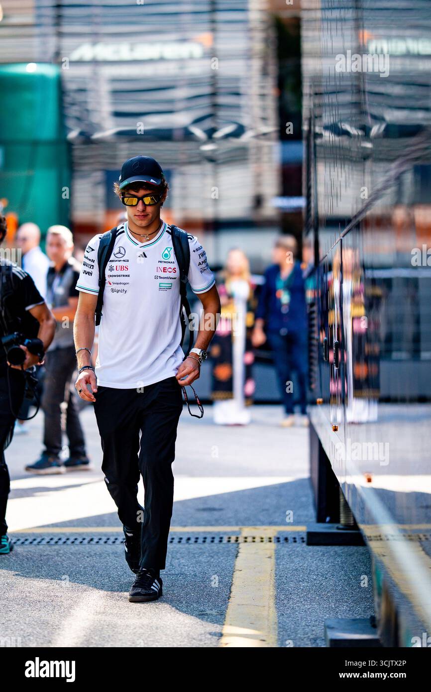 Monza, Italien. September 2025. Andrea Kimi Antonelli, italienischer Fahrer des Mercedes-AMG PETRONAS F1 Teams, im Fahrerlager des Formel 1 Grand Prix 2025 von Italien. (Foto: Luca Martini/SOPA Images/SIPA USA) Credit: SIPA USA/Alamy Live News Stockfoto