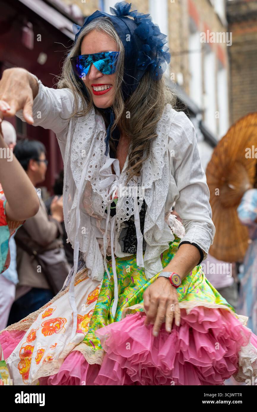 London, Großbritannien, 7. September 2025, Festival for Peace 2025, eine Feier der Kultur, Kreativität und des Zusammenlebens. Zusammenführung verschiedener Gemeinschaften durch Mode, Tanz und Musik – mithilfe von Kreativität zur Förderung des gegenseitigen Verständnisses und der Wertschätzung. Es war inspirierend zu sehen, wie sich so viele Menschen mit der Botschaft der Zweisamkeit beschäftigten. Andrew Lalchan Photography/Alamy Live News Stockfoto