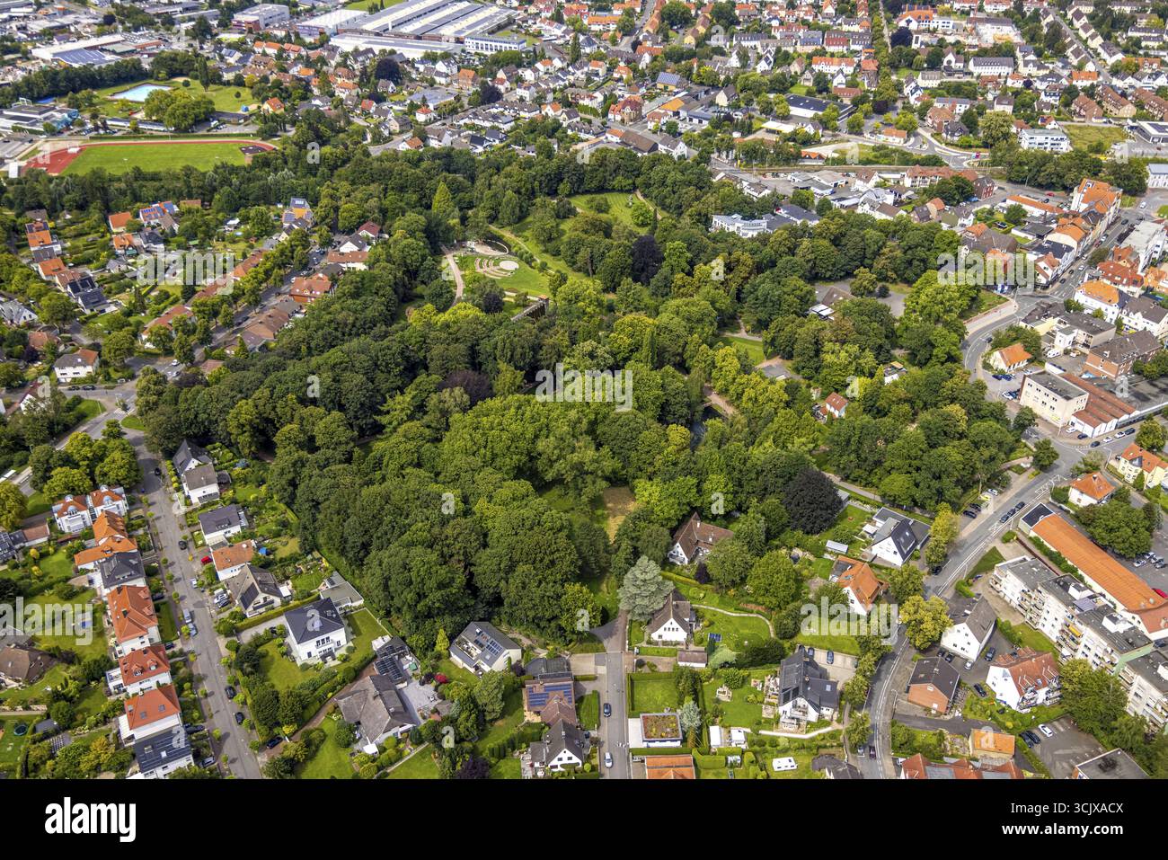Luftsicht, Kurgärten mit Salzwerk, Baustelle am Salzbachteich Wasserspielplatz und Veranstaltungsgelände, Werl, Soester Boerde, Nordrhein-We Stockfoto