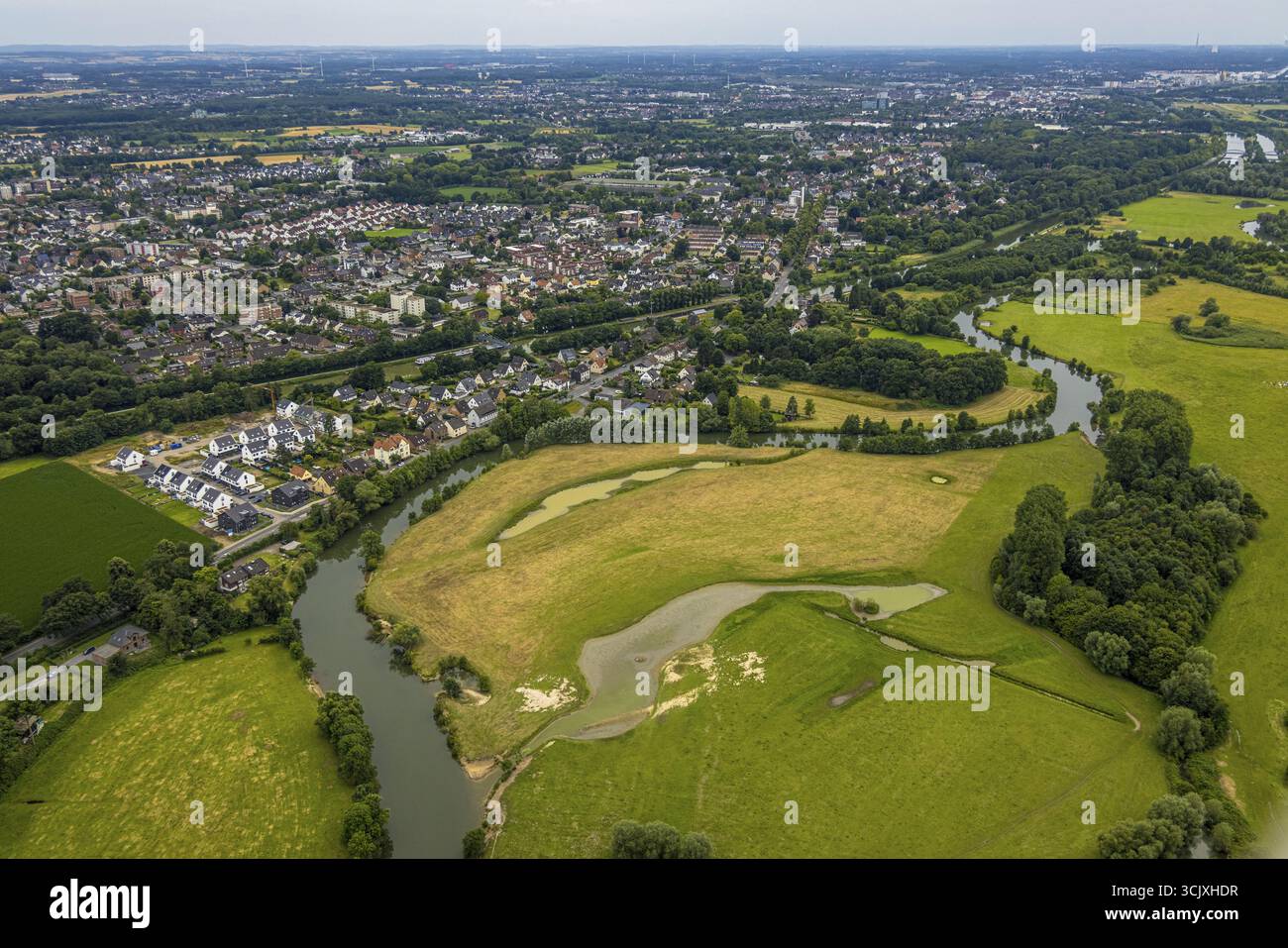 Luftaufnahme, Baustelle mit Neubaugebiet für Wohngebäude Friedrichsfeld an der Lippestraße zwischen Lippe Meander und Datt Stockfoto