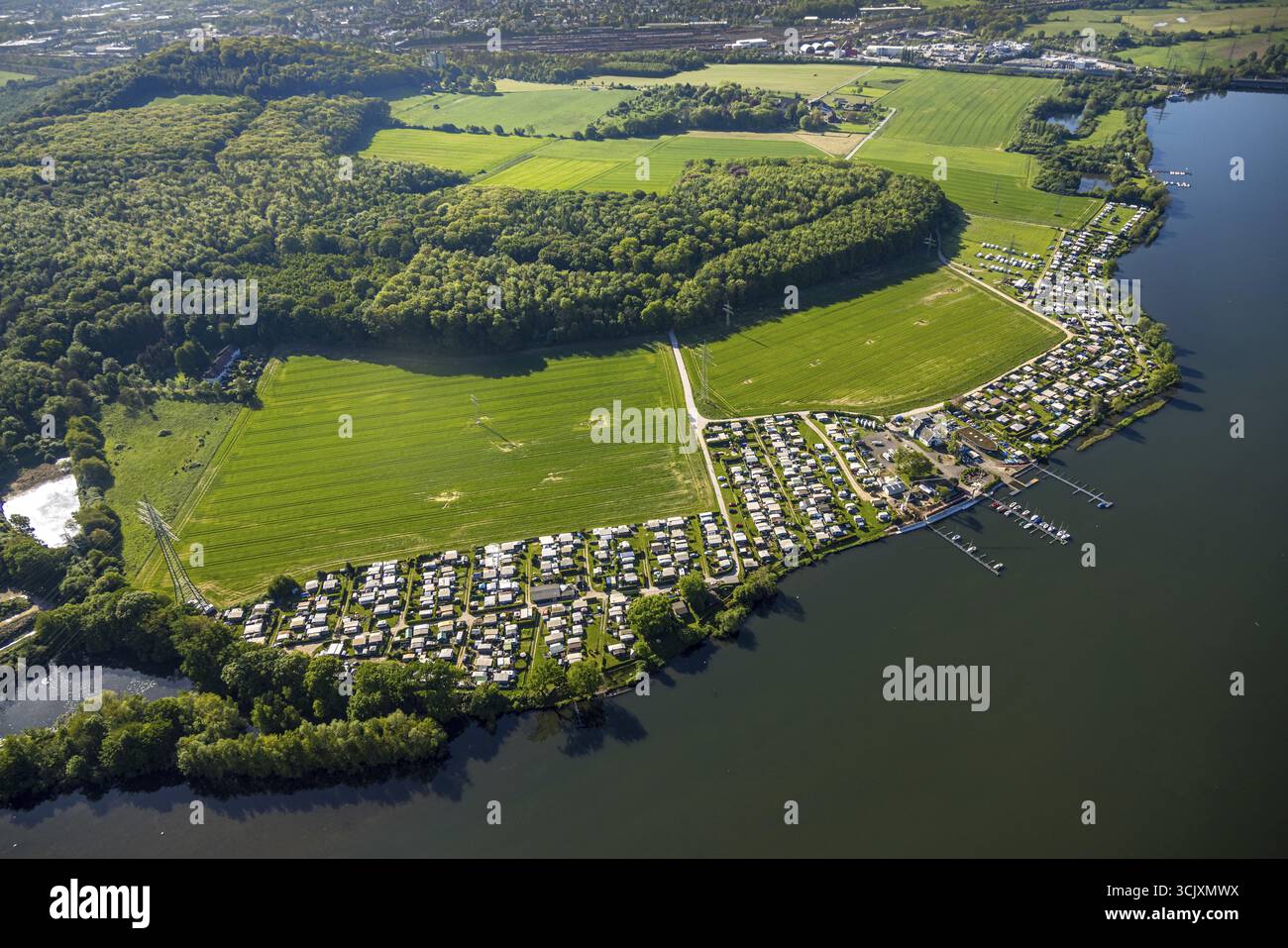Luftaufnahme, Wald Kaisberg mit Campingplätzen Caravan- und Wassersportverein Harkortsee (CWVH) und Wassersport- u. Campingverein Hagen e.V., am Hark Stockfoto