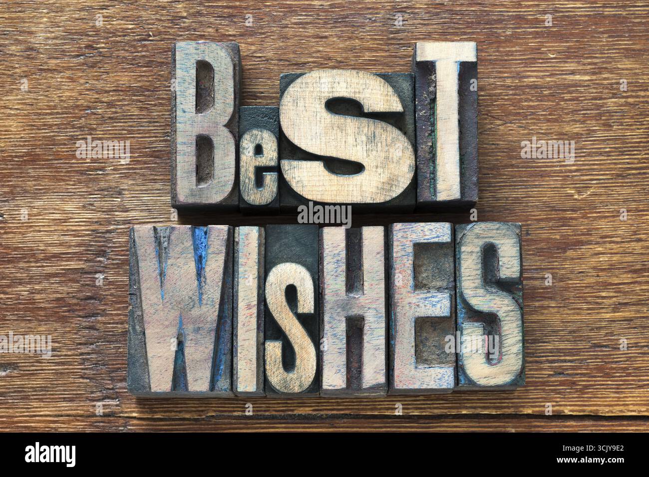 BEST Wishes Phrase aus hölzernem Buchdruck auf Grunge-Holz Stockfoto