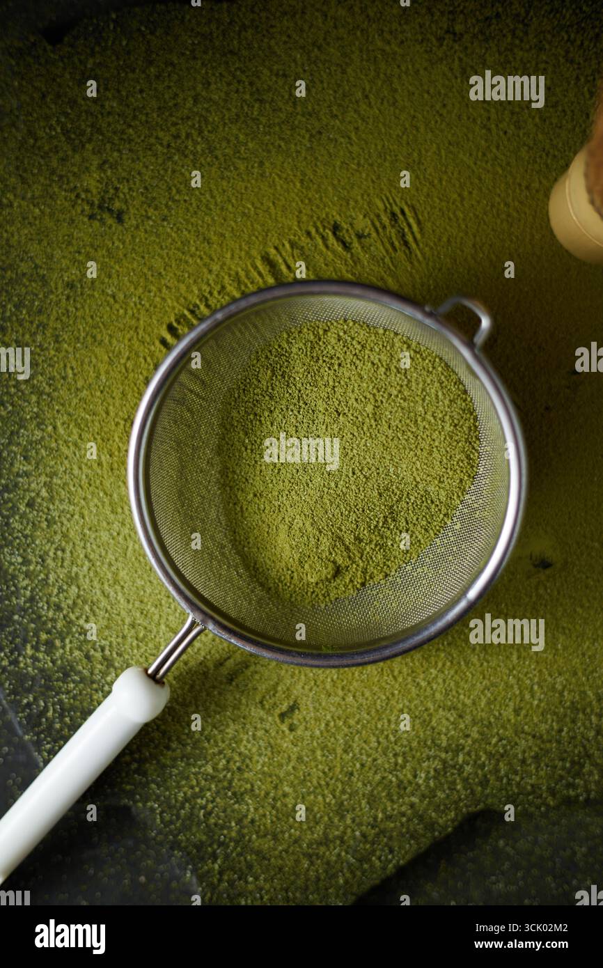 Nahaufnahme von japanischem grünem Teematcha-Pulver Stockfoto