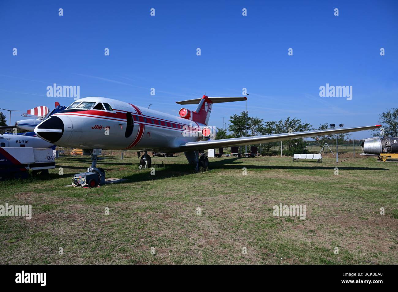 Yakovlev Yak-40E im Flugzeugmuseum Aeropark in Budapest, Ungarn. Stockfoto