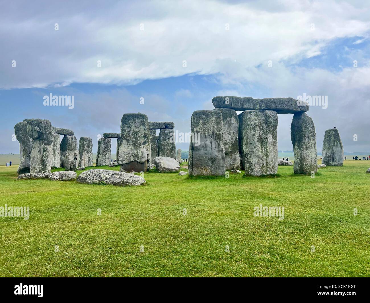 Stonehenge prähistorisches Steinkreisdenkmal in Wiltshire, England, Vereinigtes Königreich, UNESCO-Weltkulturerbe und berühmtes archäologisches Wahrzeichen. - Smartphone-aufgenommenes Stockfoto